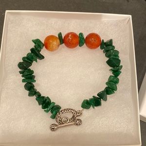Jade chips and carnelian beads